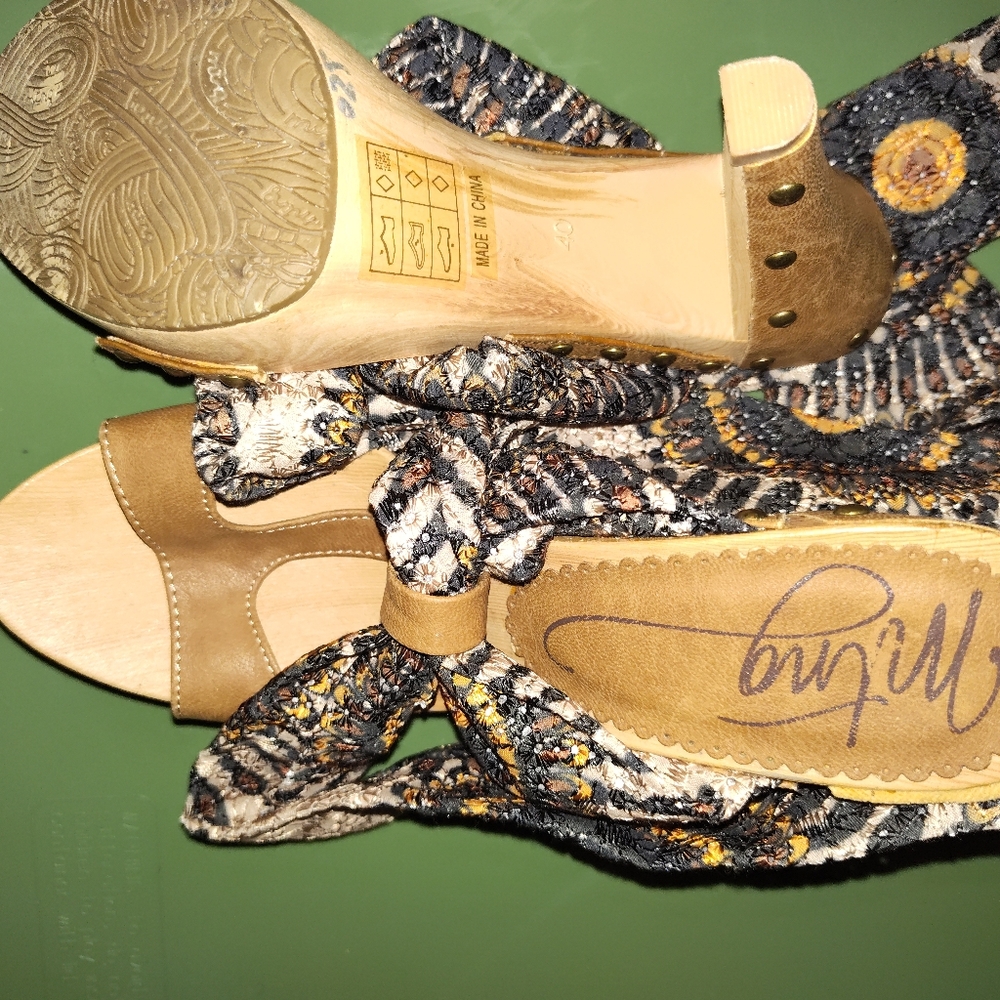 Shoes - Picture 3 of 3